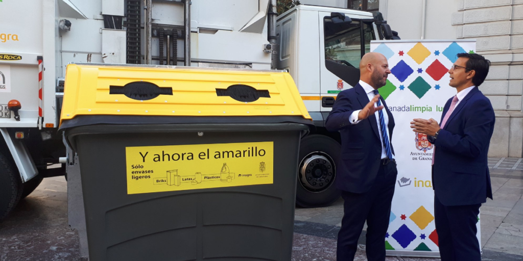 El alcalde de Granada conversa con su socio de Ferrovial en el proyecto por el que se implantarán censores en los contenedores de recogida de basura para su análisis Big Data en una plataforma de ciudad.