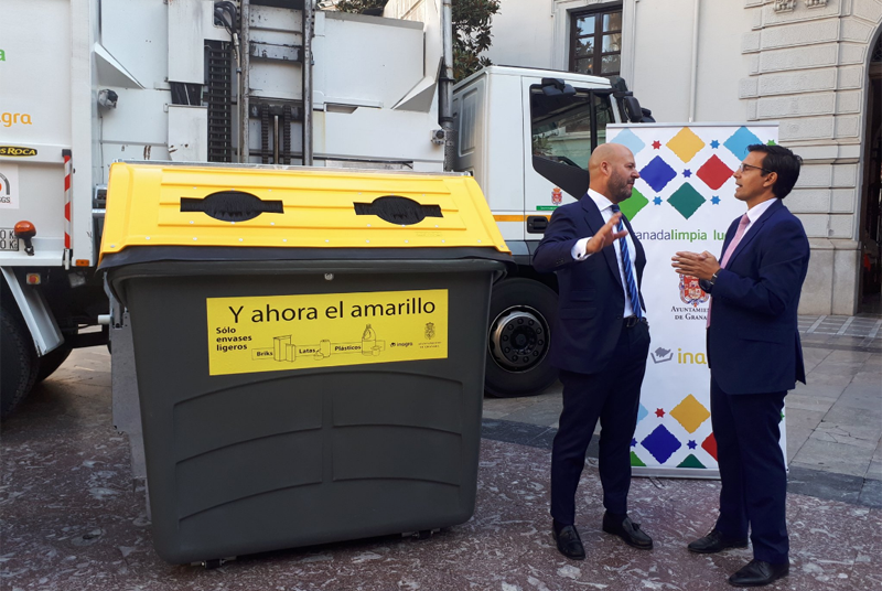 El alcalde de Granada conversa con su socio de Ferrovial en el proyecto por el que se implantarán censores en los contenedores de recogida de basura para su análisis Big Data en una plataforma de ciudad.