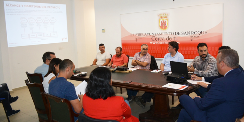 La reunión mantenida en el Ayuntamiento de San Roque sirvió para abordar la elaboración de la futura estrategia de ciudad inteligente para esta localidad gaditana.