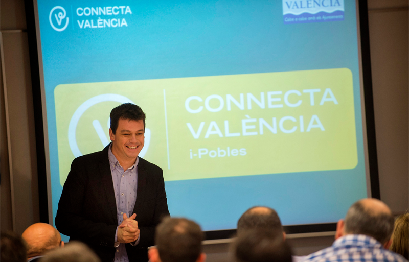 Presentación de 'I-pobles', una aplicación de Administración Electrónica que se va a implantar, de momento, en 17 municipios piloto de la provincia de Valencia. 