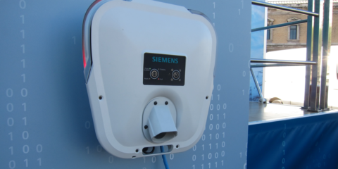 El Ministerio de Energía simplifica la regulación del gestor de cargas para agilizar el despliegue de electrolineras