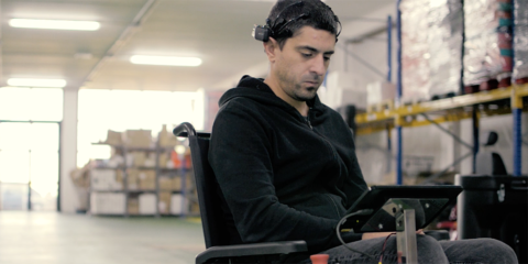 Una start up desarrolla una silla de ruedas inteligente controlada por ondas cerebrales