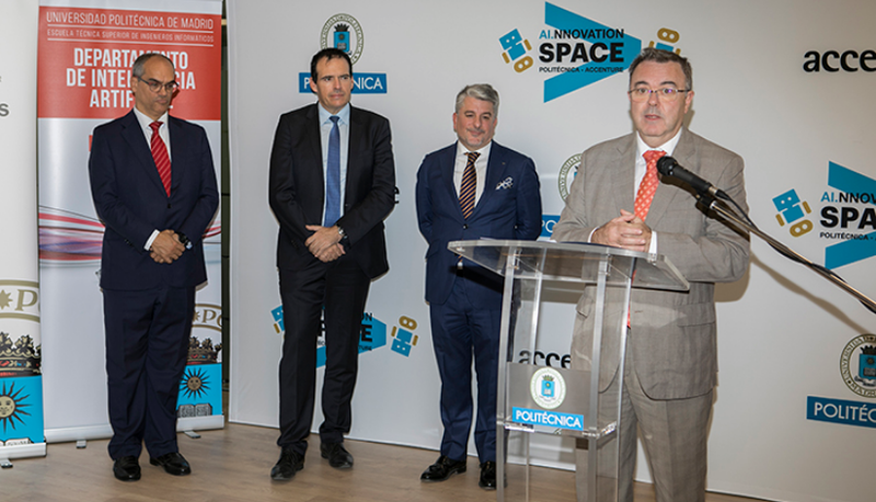 Presentación del acuerdo entre la Universidad Politécnica de Madrid y Accenture para crear el primer centro tecnológico europeo de Inteligencia Artificial fruto de una cooperación público-privada.