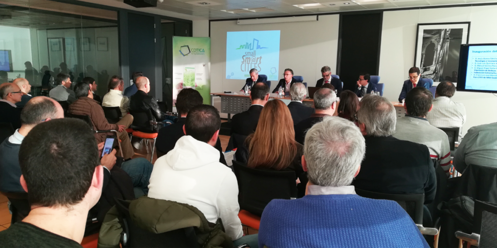 El 'III Foro small Smart Cities' se celebró en Don Benito (Badajoz) y, además de darse a conocer diferentes estrategias DUSI y proyectos de territorios inteligentes, se trató la importancia de la tecnología para hacer frente a la desigualdad.