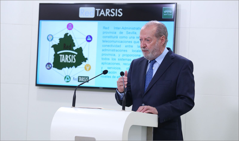 Fernando Rodríguez Villalobos, presidente de la Diputación de Sevilla, presentó los proyectos de digitalización, del que destaca la Red Tarsis, una red privada de telecomunicaciones entre ayuntamientos de la provincia.