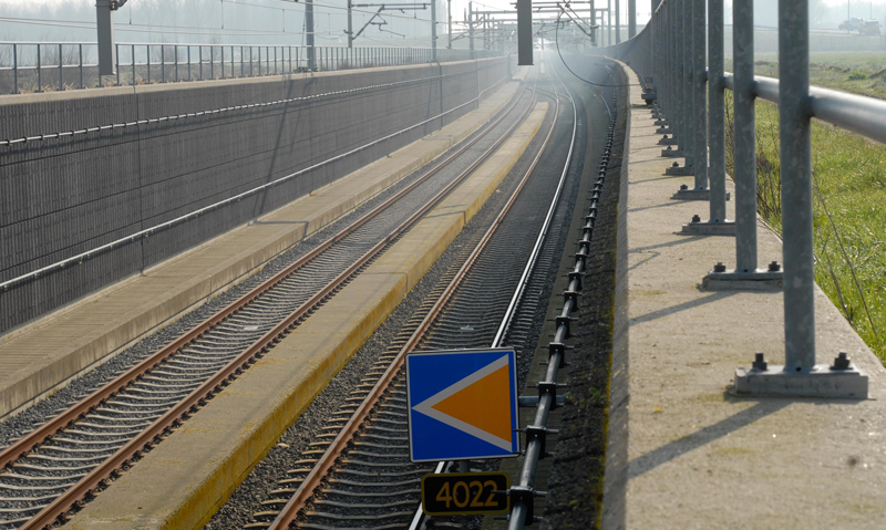 Vías por las que circulará en pruebas un tren de conducción autónoma a lo largo de este año, en un tramo de 150 km de la línea de transporte de mercancías que une la ciudad holandesa de Róterdam con Alemania.