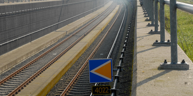 Vías por las que circulará en pruebas un tren de conducción autónoma a lo largo de este año, en un tramo de 150 km de la línea de transporte de mercancías que une la ciudad holandesa de Róterdam con Alemania.