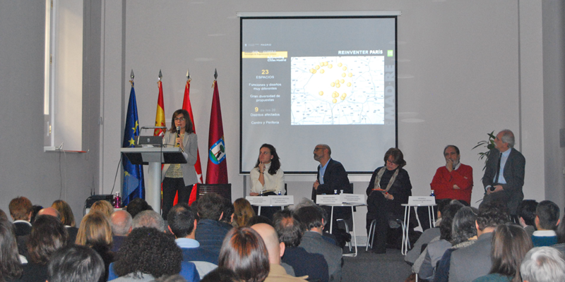El pasado13 de diciembre tuvo lugar una jornada informativa para presentar el concurso internacional 'Reinventing Madrid', que participará con cuatro propuestas de regeneración de espacios urbanos en Vallecas, Vicálvaro, Usera y Villaverde.