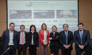 Partipantes en la Mesa Redonda “De la Ciudad al Territorio Inteligente: una evolución necesaria”