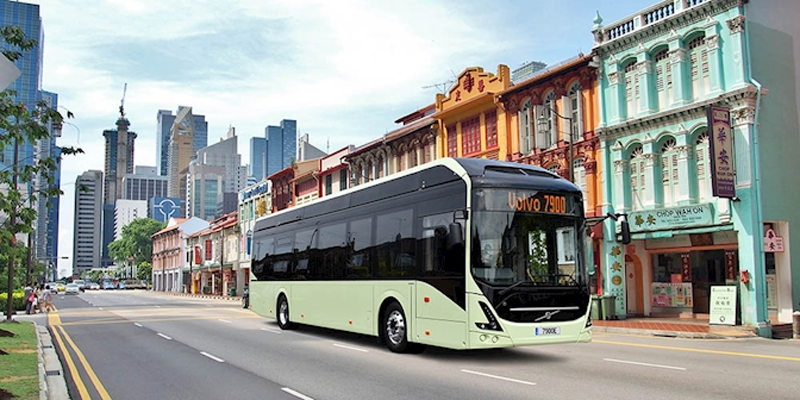 Recreación de uno de los dos dos autobuses autónomos y eléctricos con los que contará Singapur a principios de 2019. Foto: ABB