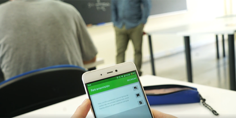 Una App transmite la explicación del profesor con subtítulos para alumnos con discapacidad auditiva
