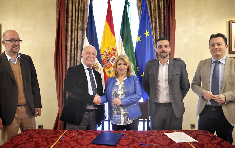 Firma del acuerdo entre el Ayuntamiento de Jerez de la Frontera y la empresa Elecam para renovar más de 3.000 luminarias y aplicar telegestión y monitorización a su alumbrado público dentro de su EDUSI.