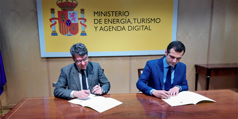 Firma del acuerdo entre MINETAD y Ayuntamiento de Almería para desarrollar el Sistema de Inteligencia Turística de Segittur en la ciudad.