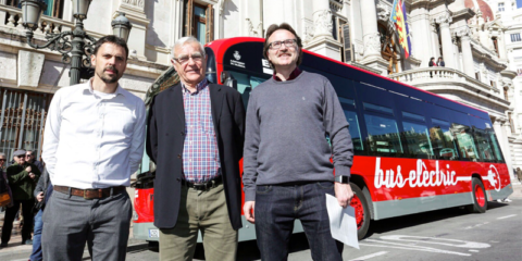 Dos autobuses eléctricos se unen a la flota de la EMT de Valencia