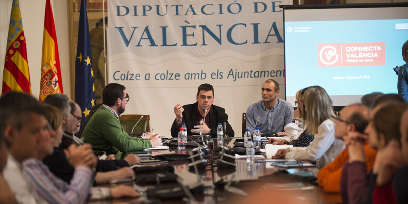 Presentación en la Diputación de Valencia de la nueva plataforma Connecta València para la implementación de ciudades inteligentes.
