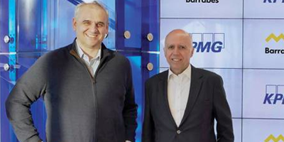 Hilario Albarracín, presidente de KPMG en España, junto a Carlos Barrabés, presidente de Barrabes.biz firmaron el acuerdo para colaborar en la creación de soluciones para la transformación digital de las empresas.