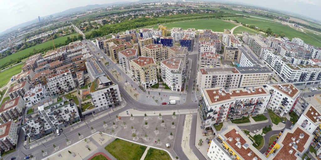 Vista aérea de Aspern, la ciudad inteligente sin coches y laboratorio urbano de estilo de vida sostenible a 14 kilómetros de Viena