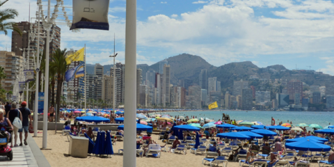 Benidorm implantará red wifi gratuita en todas sus playas y en el casco antiguo el próximo mes de abril