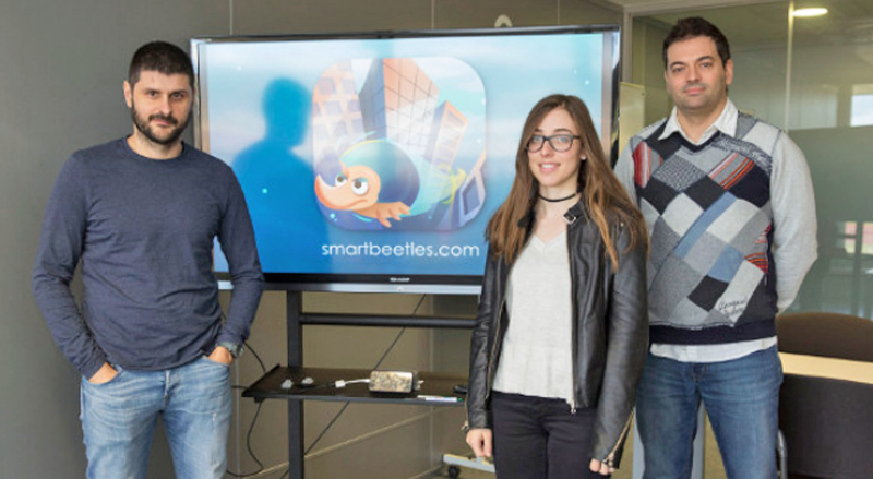 Francisco Ramos, Nacho Miralles y Sonia Gilm, investigadores de la Universidad Jaime I de Castellón (Valencia) y creadores del videojuego de realidad virtual en 3D para potenciar las ciudades inteligentes.