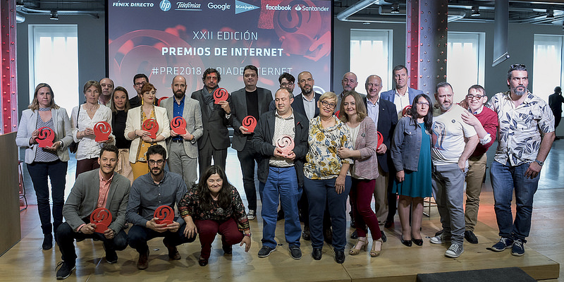 Foto de familia de la entrega de los Premios del Día de Internet, en la que el programa de Transformación Digital de las Pymes Españolas recibió uno de los galardones.