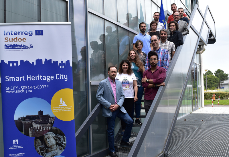 Investigadores del proyecto Smart Heritage City desarrollado en Ávila en una reunión de trabajo. 