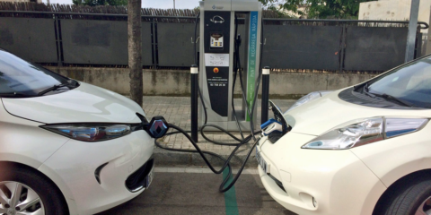 Una red de 13 electrolineras abastecerá a los vehículos eléctricos en Mataró