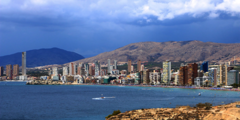 Benidorm quiere que el nuevo contrato de mobiliario urbano incluya elementos de smart city