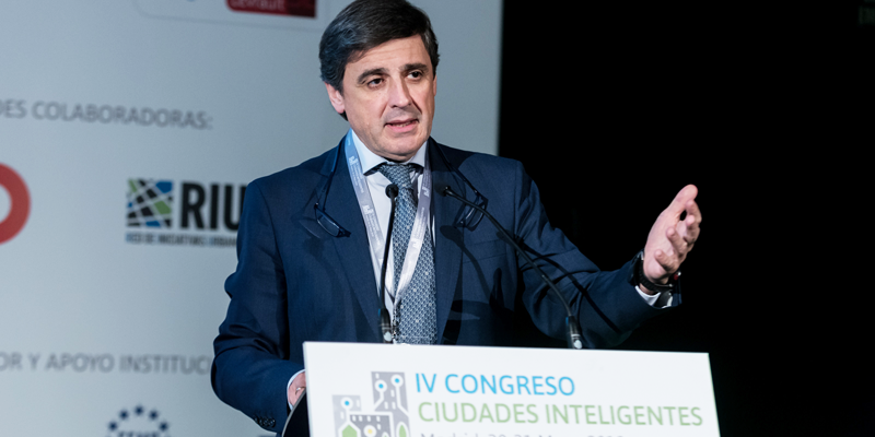 Enrique Martínez Marín, nuevo presidente de Segittur, durante su conferencia magistral sobre el Plan Nacional de Territorios Inteligentes en el IV Congreso Ciudades Inteligentes.