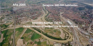 Figura 1. Vista aérea de la zona donde se ubicará el Parque del Agua y la Expo 2008 (Meandro Ranillas de Zaragoza).
