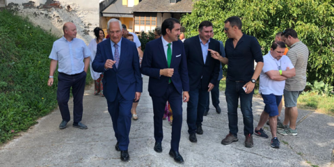 La banda ancha llega a tres pequeños municipios de León con el despliegue de 14 kilómetros de fibra óptica