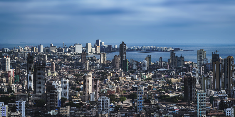 Bombay requiere de sistemas urbanos integrados y sostenibles que la hagan accesible a sus habitantes.