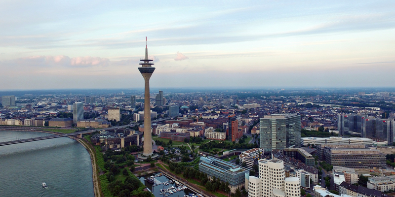 Horizonte de la ciudad alemana de Düsseldorf.
