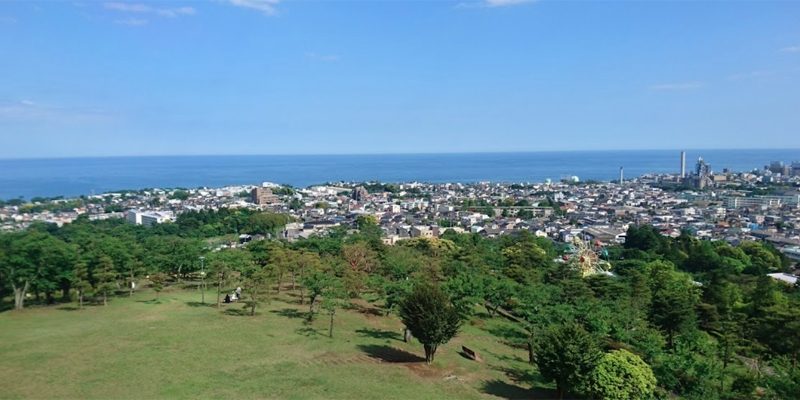 Vista general de la ciudad costera de Japón Hitachi.