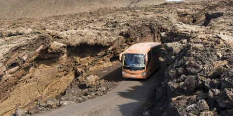 Lanzarote proyecta cubrir con autobuses autónomos la ruta turística del Parque Nacional de Timanfaya