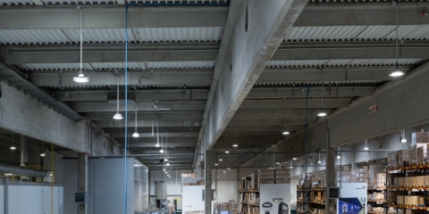 La solución de iluminación inteligente Indu Bay permite a Schréder ahorrar un 37% en su planta de Guadalajara