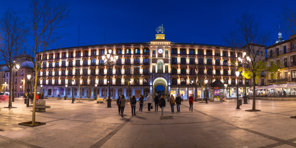 Cuando la iluminación artística enriquece la ciudad inteligente: el nuevo brillo de la toledana Plaza Zocodover