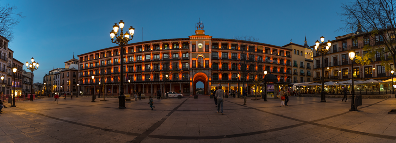 El sistema de iluminación artística y la plataforma que lo soporta permiten que, a través de una aplicación, cualquier visitante pueda seleccionar una escena concreta.