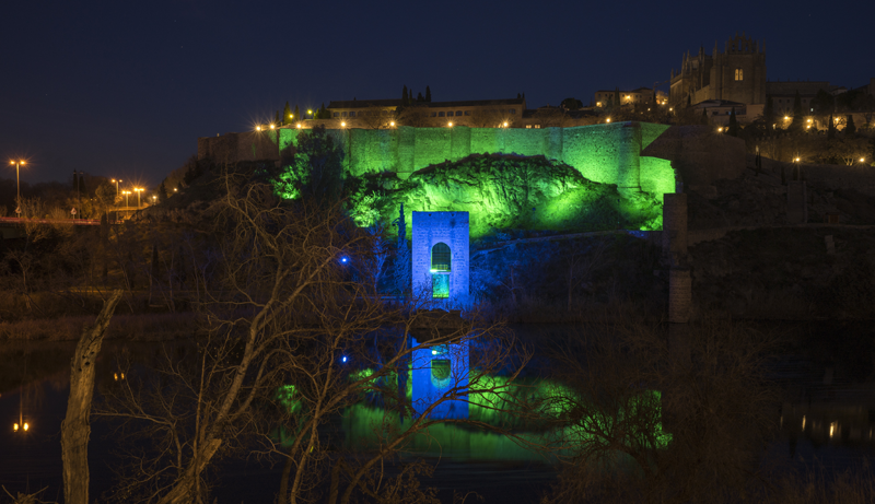 Una de las múltiples escenas que pueden programarse para iluminar los monumentos de Toledo, en este caso el Torreón del Baño de la Cava.