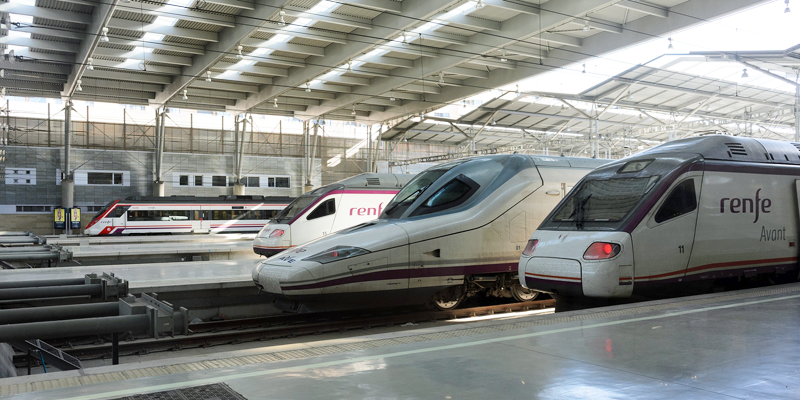 Ferrolinera, el proyecto español para la recarga eléctrica de coches con la energía del frenado de trenes