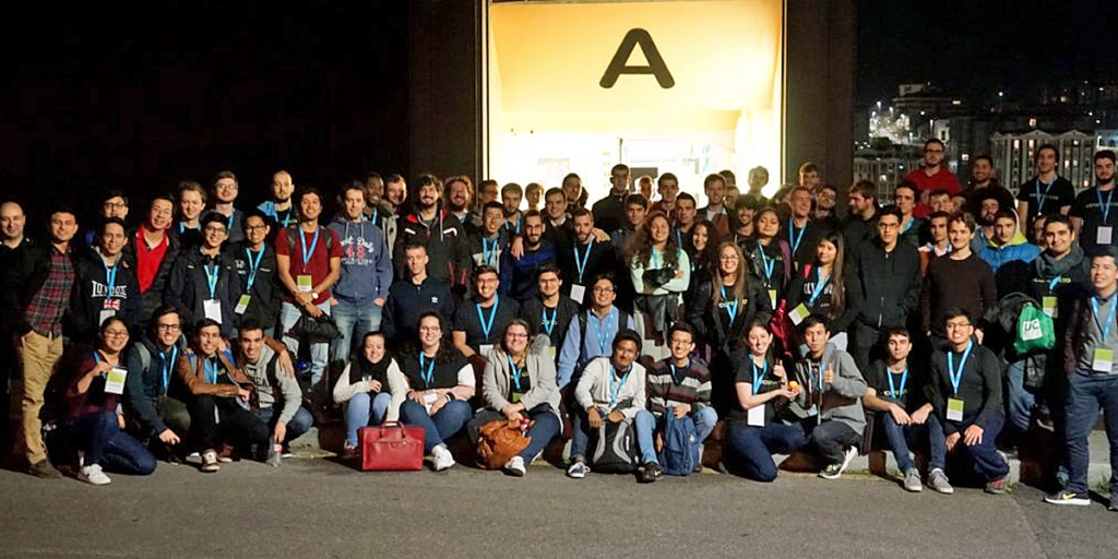 Foto de familia de los participantes en el IV Hack2Progress de CIC Consulting Informático y la Universidad de Cantabria.