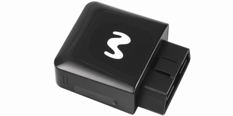 Telefónica lanza un dispositivo para conectar el coche que proporciona wifi, avisos y llamadas de emergencia