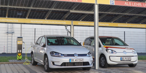 Un parking inteligente en Dresde genera su propia energía solar para abastecer sus puntos de carga y sus luminarias