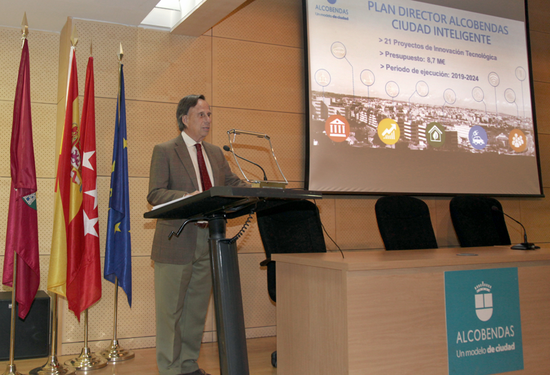 El alcalde de Alcobendas, Ignacio García de Vinuesa, durante la presentación del Plan Director Alcobendas Ciudad Inteligente.