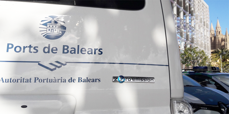 La Autoridad Portuaria de Baleares tiene intención de renovar su flota de vehículos que consumen combustibles fósiles a vehículos eléctricos y ecoeficientes.