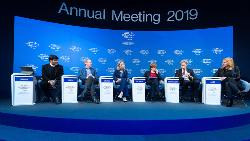 Panel de expertos sobre ciberseguridad y cooperación celebrado en el encuentro anual del Foro Económico Mundial 2019.