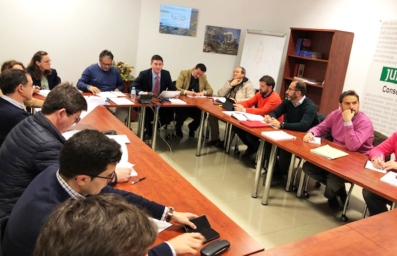 Primera reunión del Comité de Coordinación y Evaluación de Estrategia para el Impulso del Vehículo Eléctrico de Extremadura.