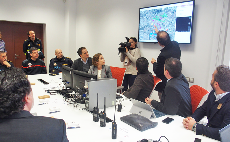 Presentación del nuevo sistemas de comunicaciones para Policía, Bomberos y Protección Civil de Logroño, un integrador digital facilita información y datos en tiempo real sobre la posible incidencia.