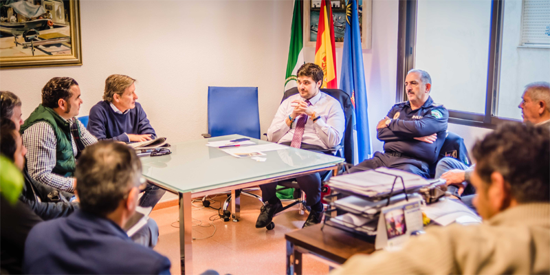 Reunión recientemente mantenida entre el Ayuntamiento de Roquetas de Mar y las empresas adjudicatarias del proyecto "Roquetas de sMARt".