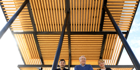 Cargadores de bicis eléctricas, sistema de riego y alumbrado se abastecen de energía solar en un parque de Valencia