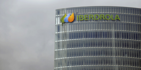 Iberdrola cierra la cesión de parte de su red de fibra óptica a Lyntia por valor de 260 millones